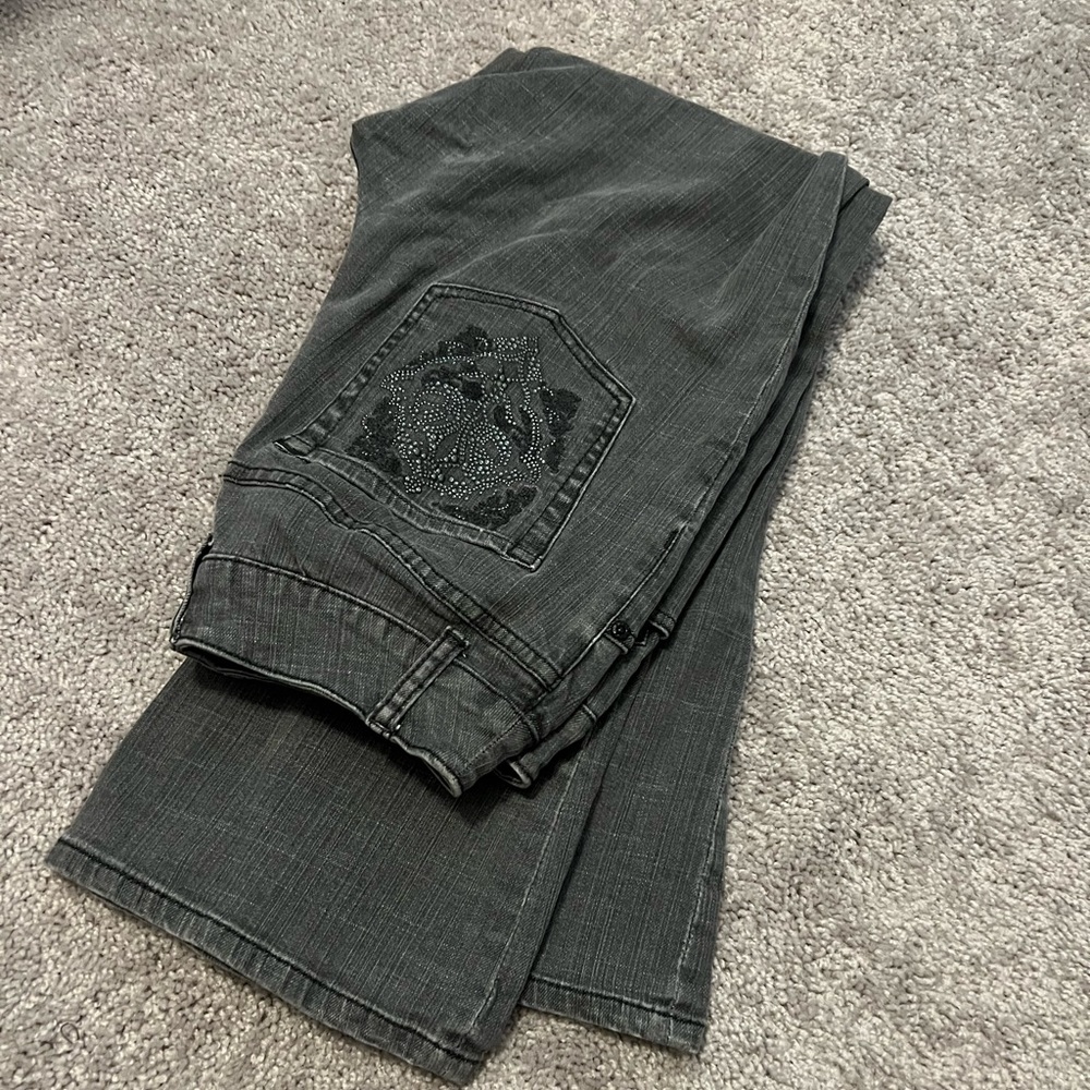 Chicos Platinum .5 Short Embroidered Pocket Jeans.